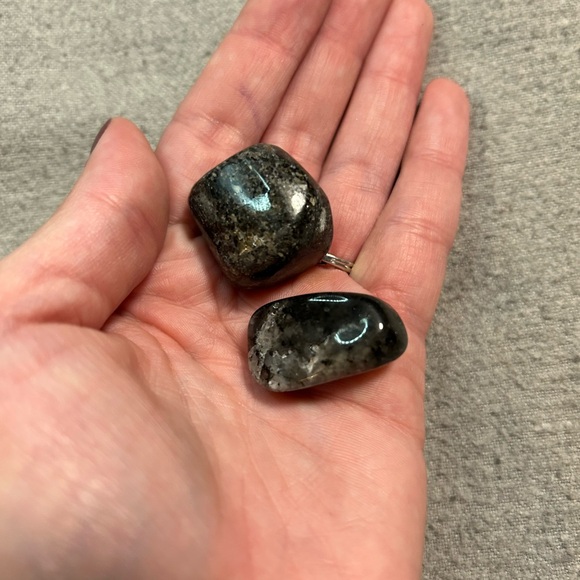 Coppernite Tumbled Stones - Picture 3 of 3